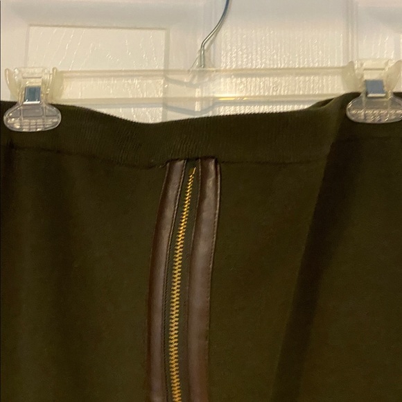 Adrienne Vittadini Olive Green Knit Skirt - Picture 3 of 10